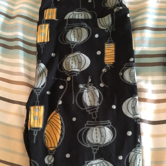 LuLaRoe Pants - LLR OS Lantern leggings. Never worn.